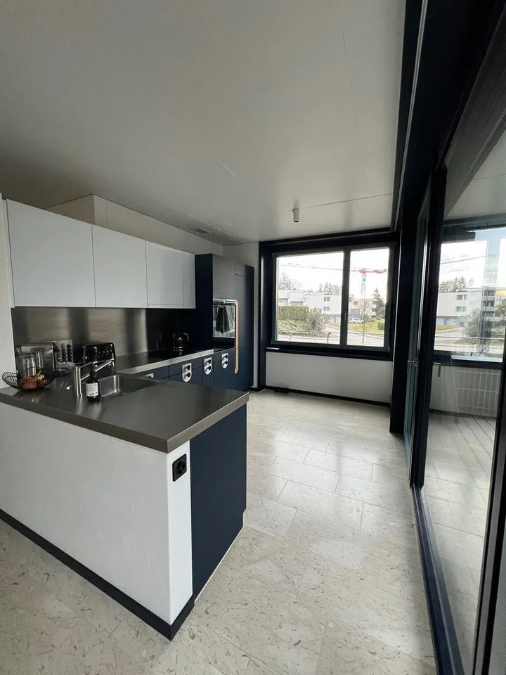 Stilvolle Neubauwohnung an zentraler Lage in Kloten!