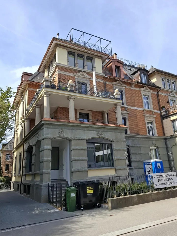 Erstbezug einer 5-Zimmerwohnung in stilvoller Liegenschaft im Kreis 7