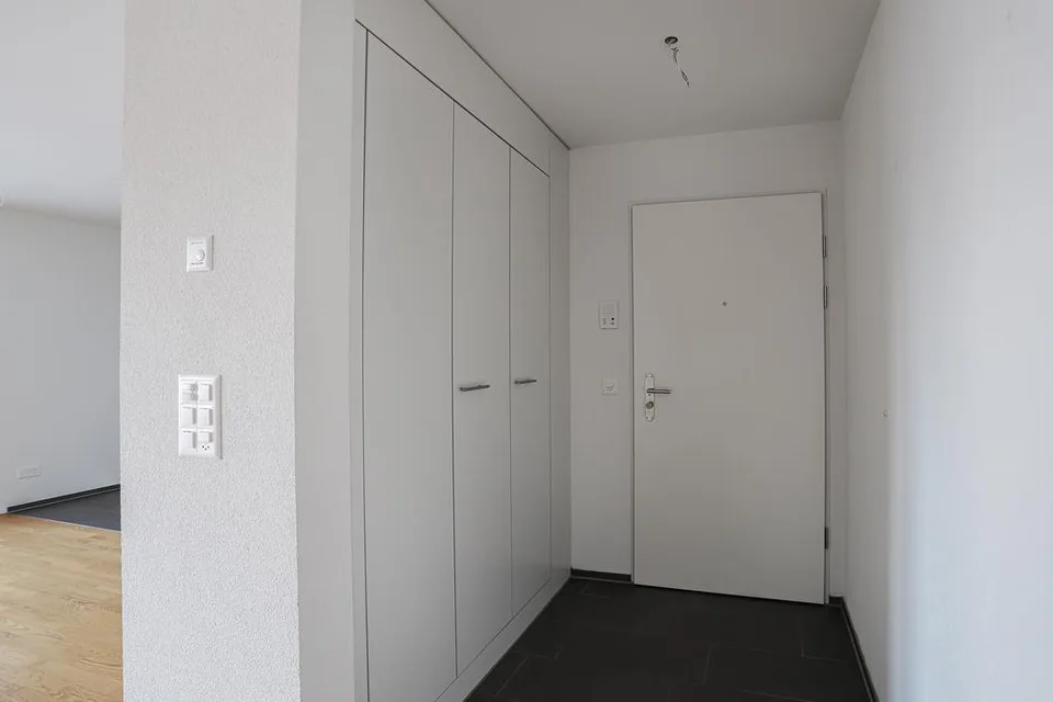 BRIGHT 3.5 room apartments with SPACIOUS seating area for rent – photo 8 of 10