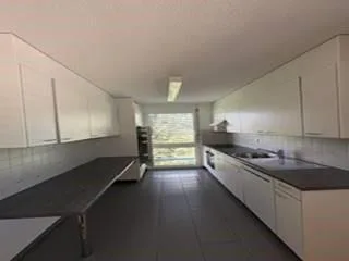 Helle und moderne Wohnung in ruhigem Quartier