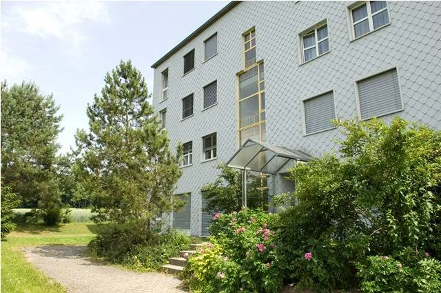 Helle und moderne Wohnung in ruhigem Quartier