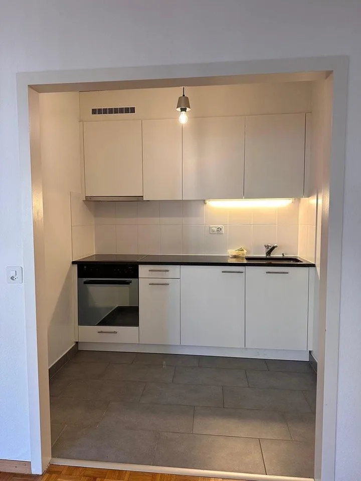 In the heart of Eaux-Vives - close to the lake