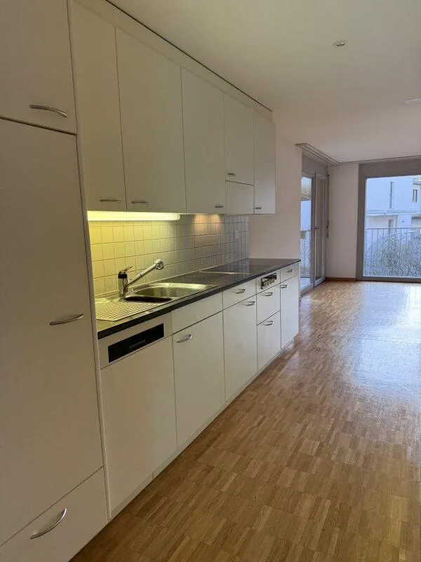 Appartamento attraente di 4,5 locali in una zona residenziale tranquilla a Küttigen
