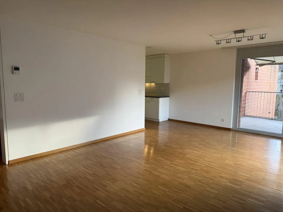 Appartamento attraente di 4,5 locali in una zona residenziale tranquilla a Küttigen