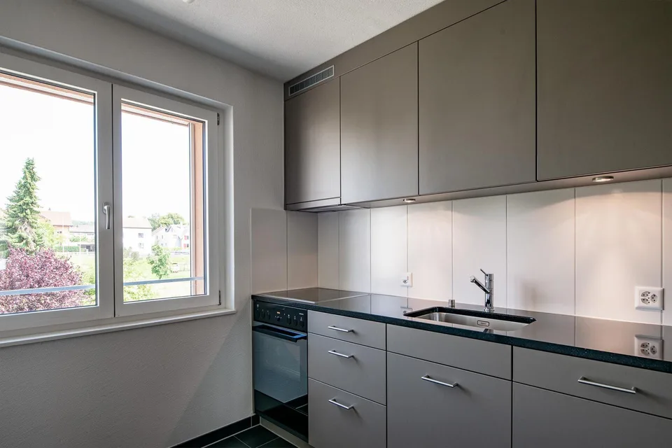 Appartamento da sogno di 3 locali in una posizione privilegiata con balcone affacciato sul verde