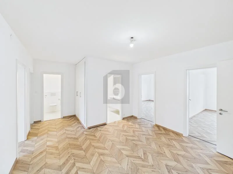 FRISCH RENOVIERT IM HERZEN DER STADT