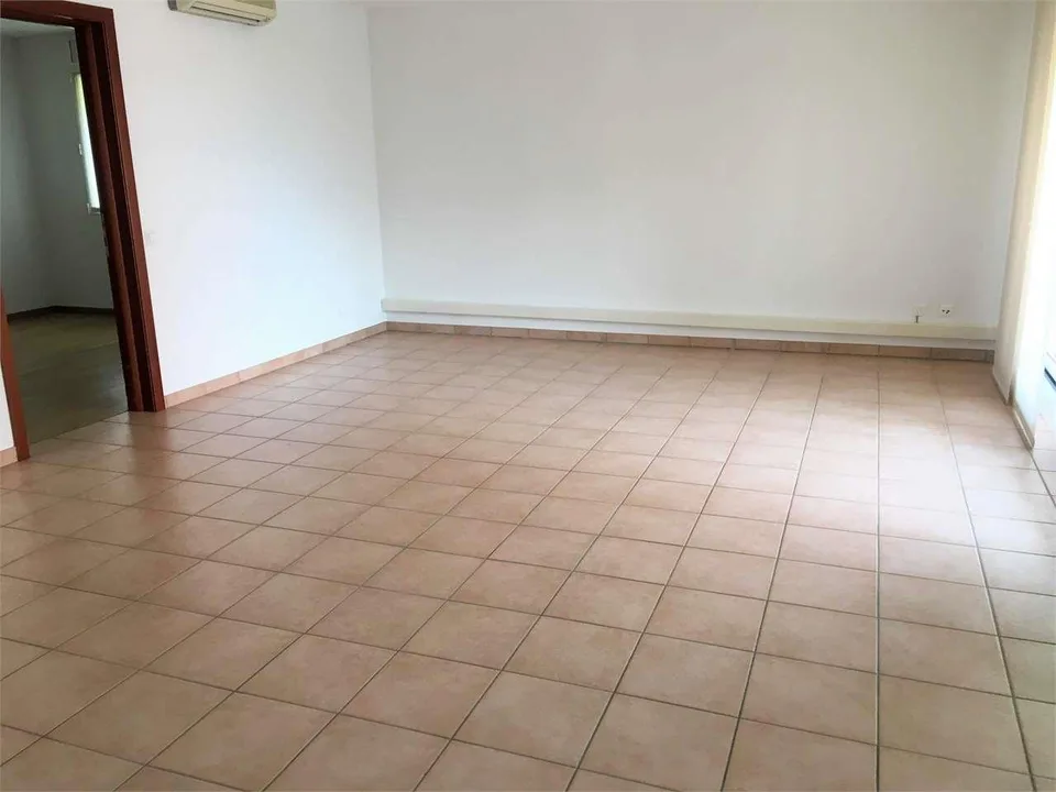 Geräumige und helle Wohnung in Breganzona