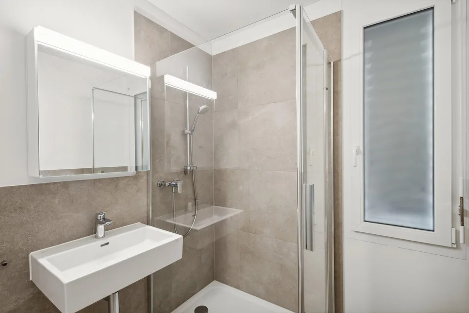 Modernes und neuwertiges Apartment mit Garten
