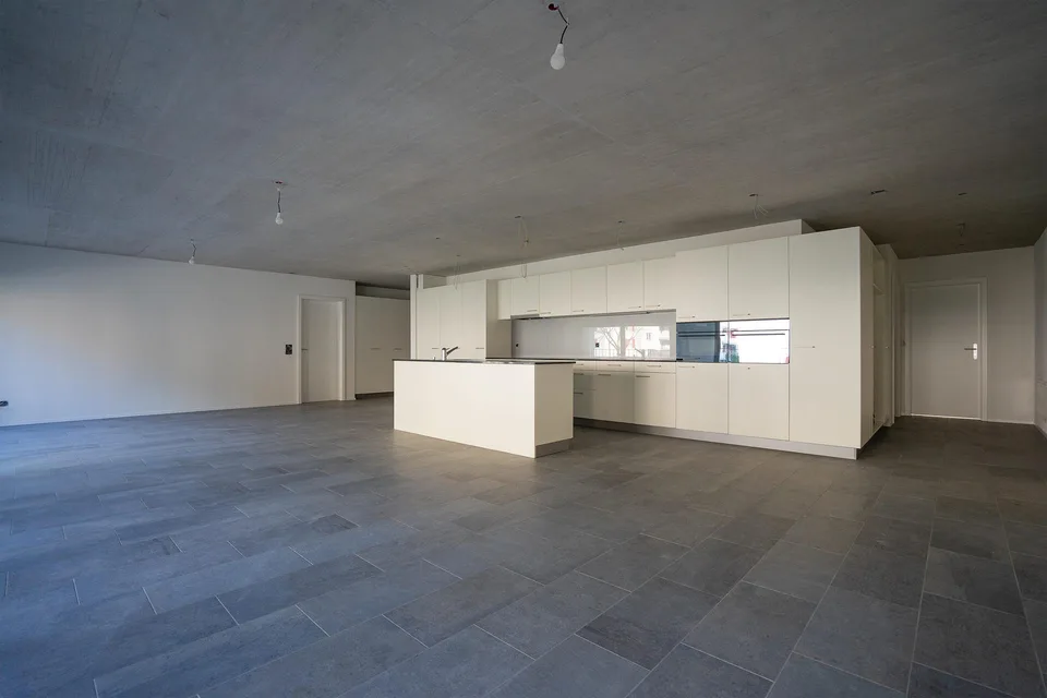 möbliertes WG-Zimmer mit eigenem Bad / chambre meublée en colocation