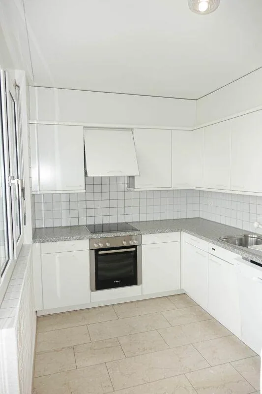 charmante Dachwohnung mit mehreren Balkonen