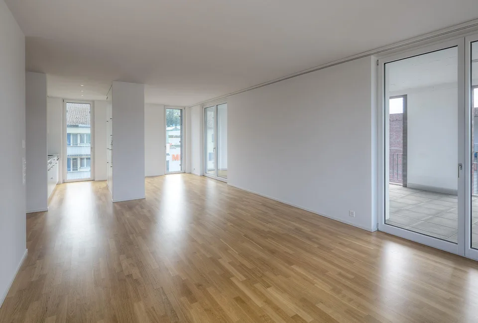 Zentrale Wohnung mit grosser Terasse und Aussicht!