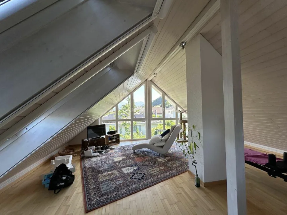 Maison unifamiliale moderne dans un emplacement magnifique avec vue