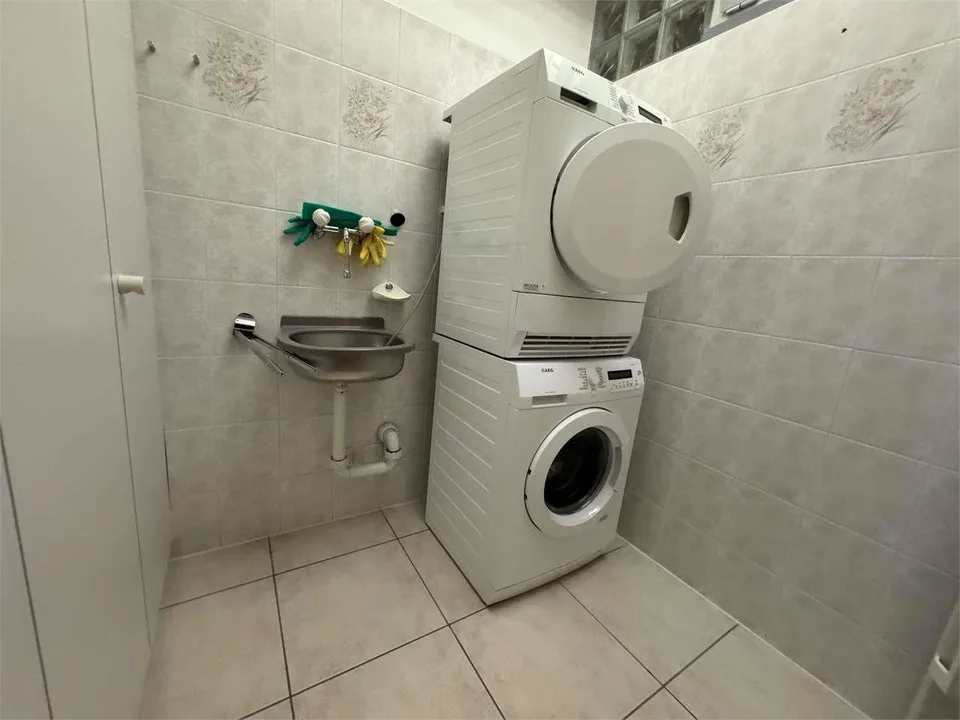 Attico di 3.5 locali di 145 m² con ampie terrazze e vista aperta – Foto 11 von 13