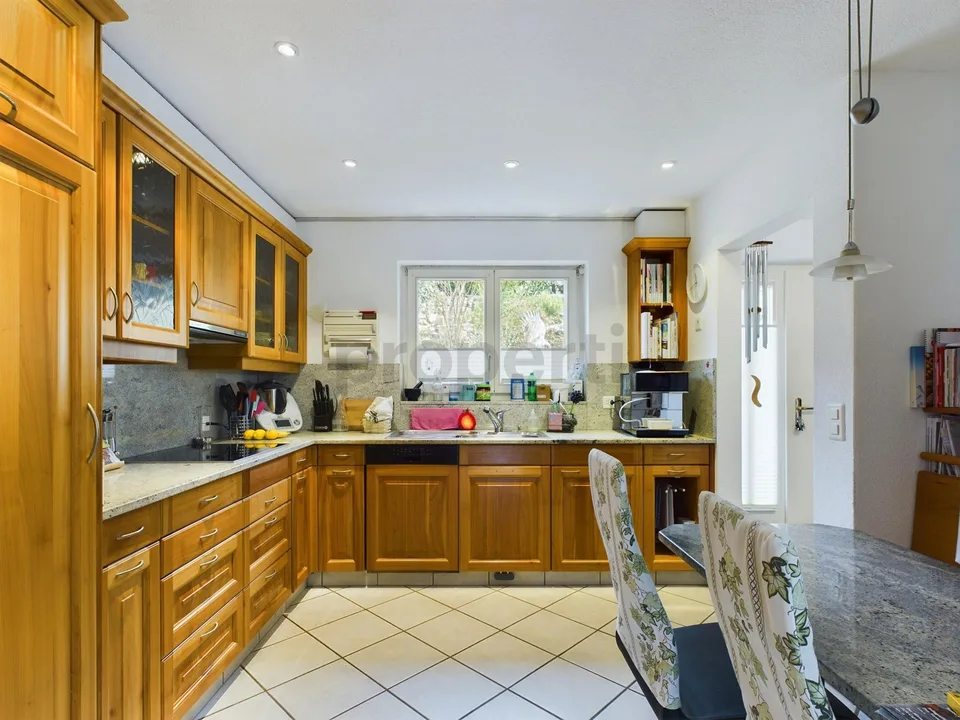 Incantevole casa a schiera di 5,5 stanze con un'atmosfera idilliaca a Endingen