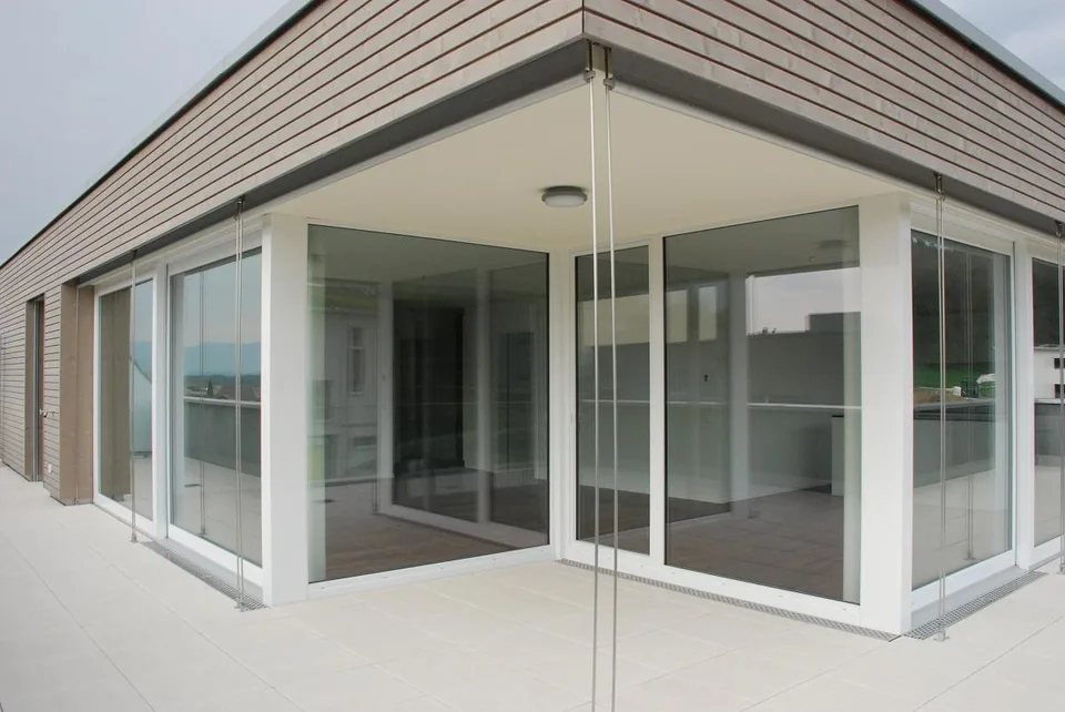 Moderne Attikawohnung mit grosser Terrasse