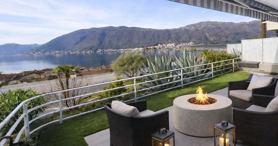 Appartamento vista lago con terrazza giardino