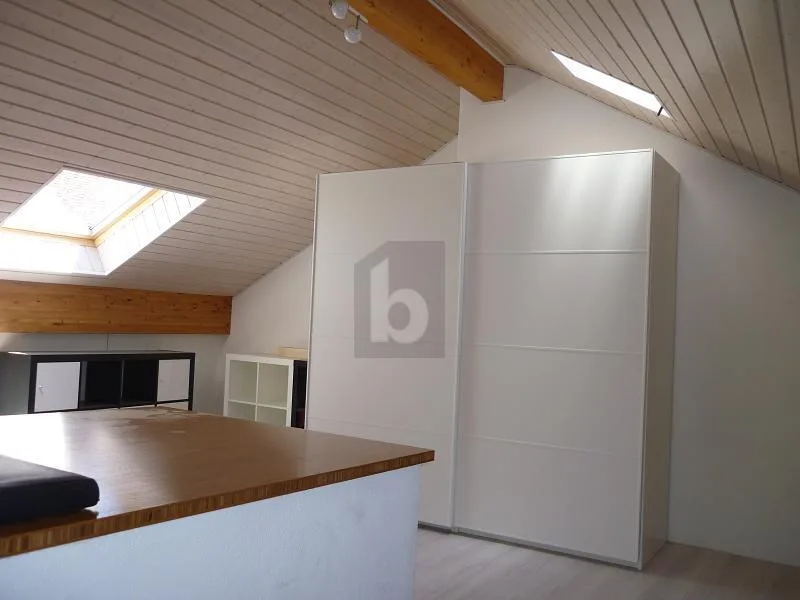 DUPLEX MOBILIERTES CHARMANTES OBJEKT