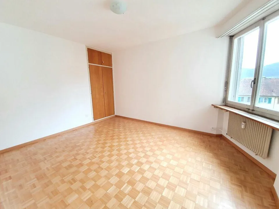 Appartamento economico in posizione centrale a Neuhausen