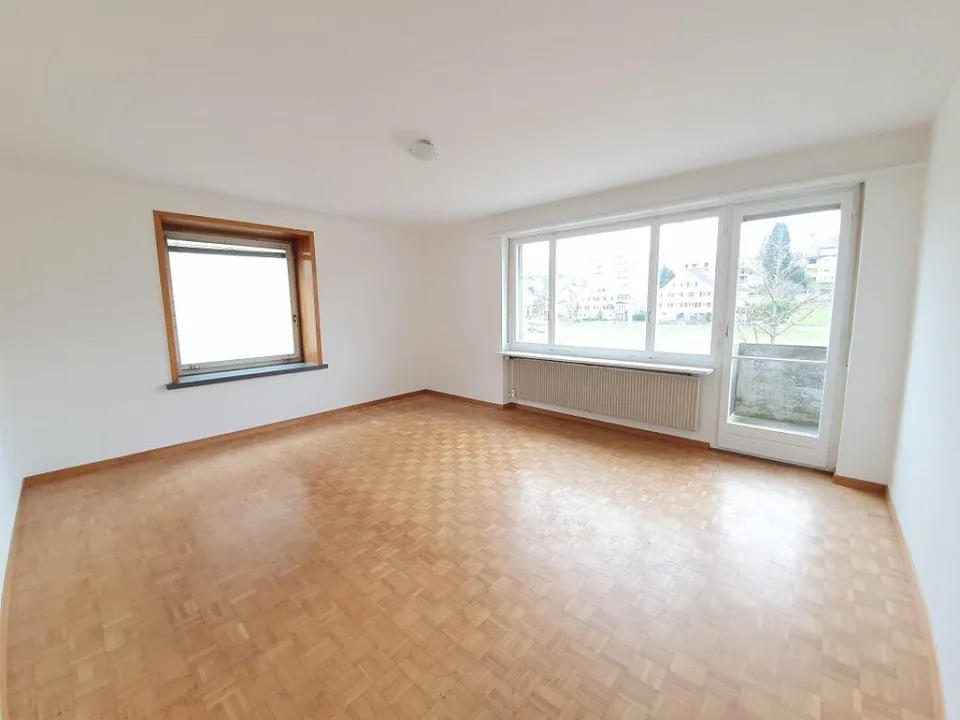 Appartamento economico in posizione centrale a Neuhausen