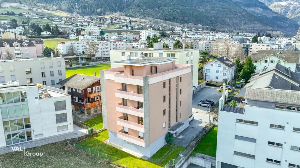 Vivere spazioso in una posizione centrale a Brig-Glis - con balconi su tutti i lati