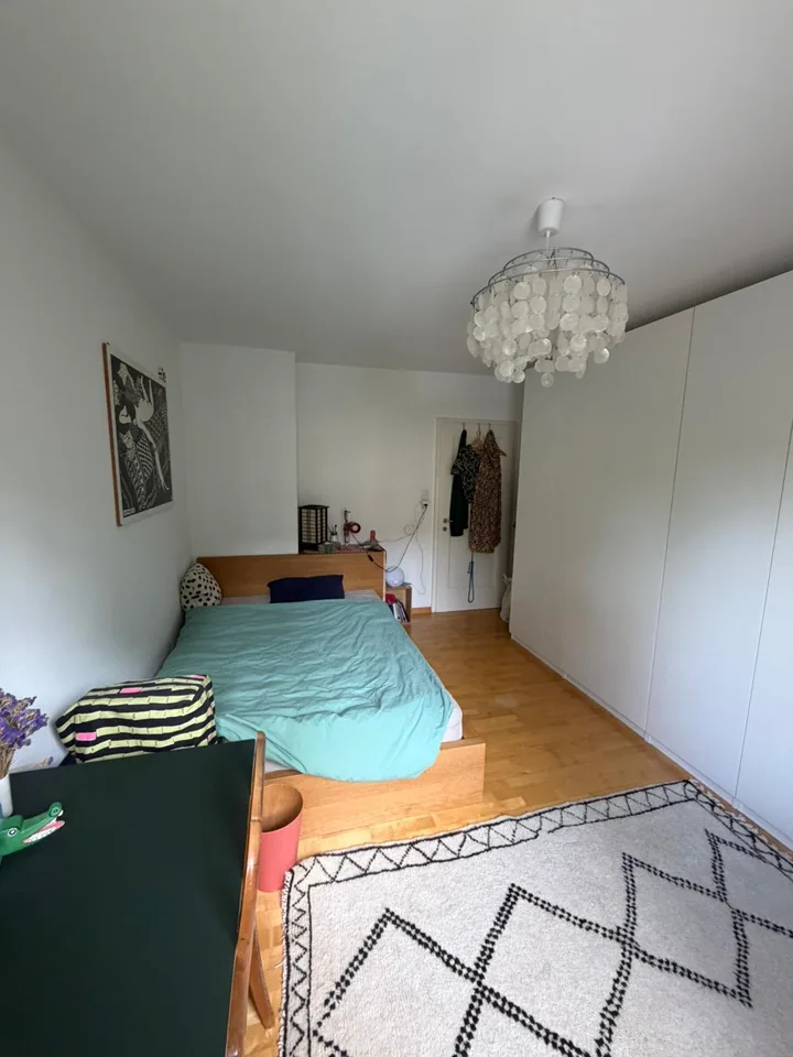Befristete 2.5-Zimmer-Wohnung mit Balkon an attraktiver Lage in Zürich