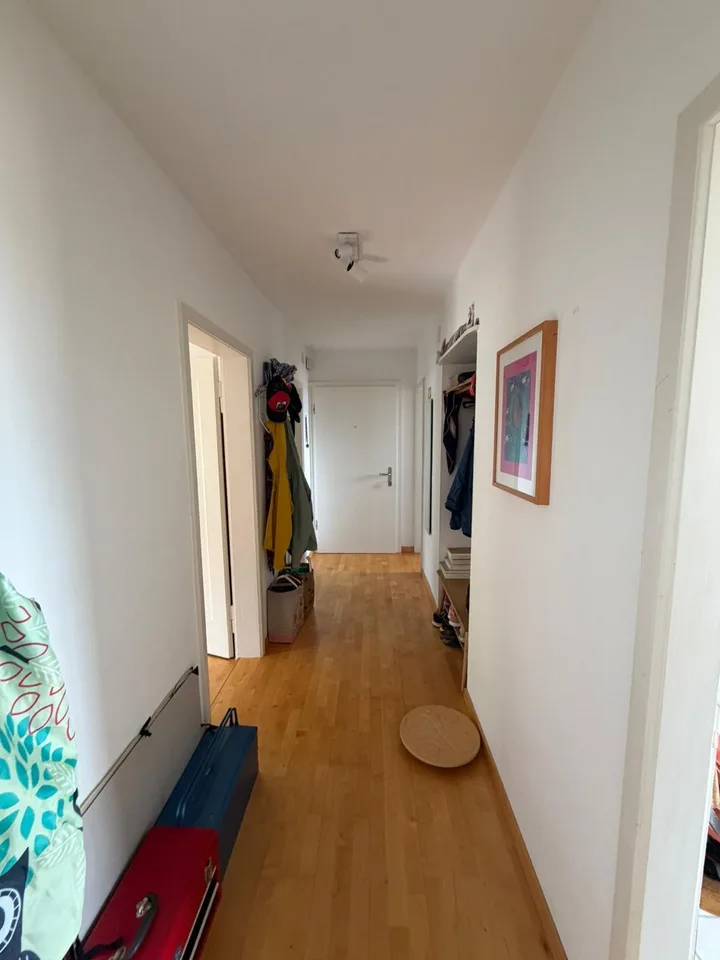 Befristete 2.5-Zimmer-Wohnung mit Balkon an attraktiver Lage in Zürich