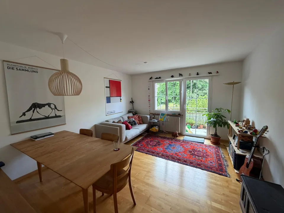 Befristete 2.5-Zimmer-Wohnung mit Balkon an attraktiver Lage in Zürich