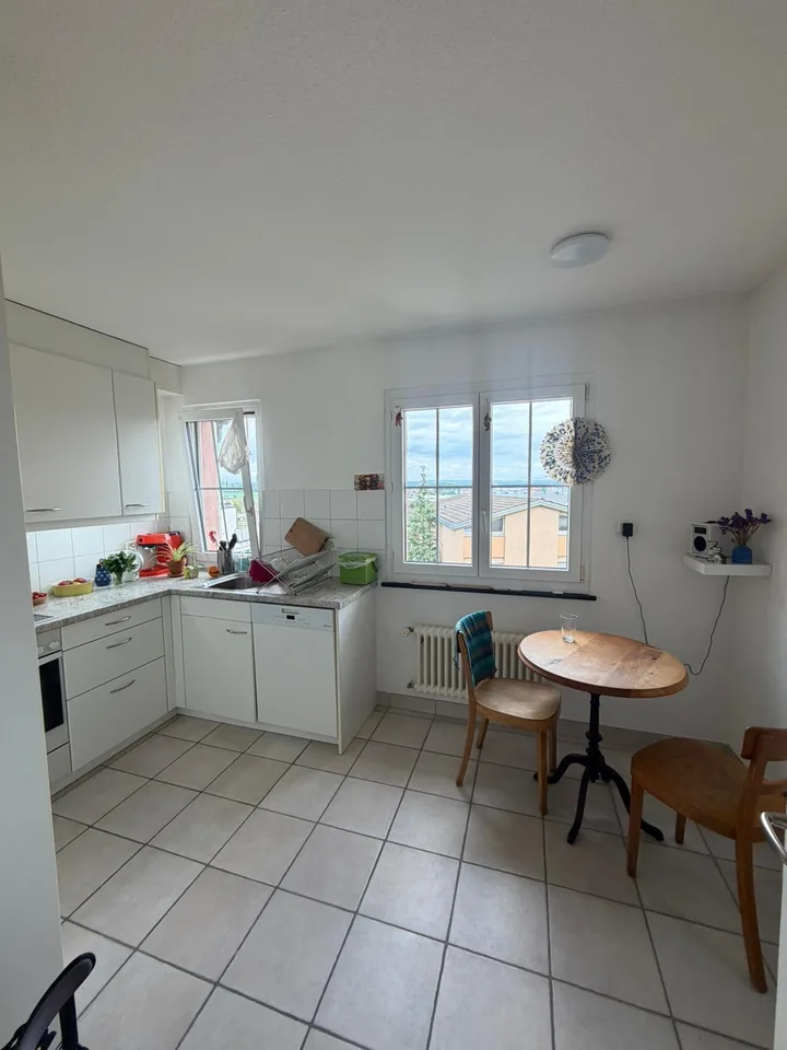 Befristete 2.5-Zimmer-Wohnung mit Balkon an attraktiver Lage in Zürich