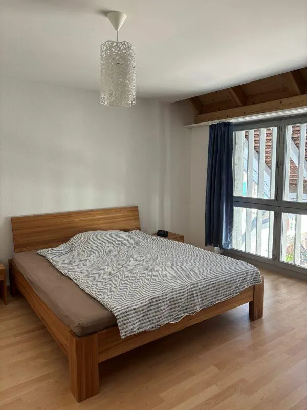 Einzigartige, sehr gepflegte 3.5-Zimmer-Wohnung mit sonnigem Balkon