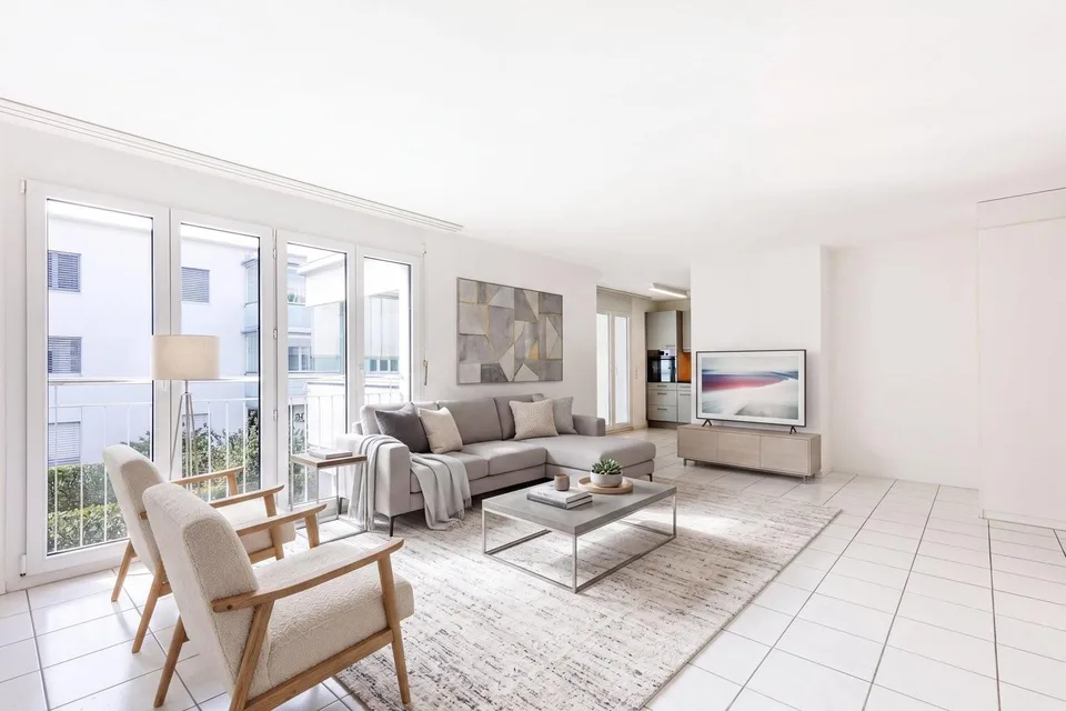 Appartamento attraente di 3,5 locali con balcone vetrato