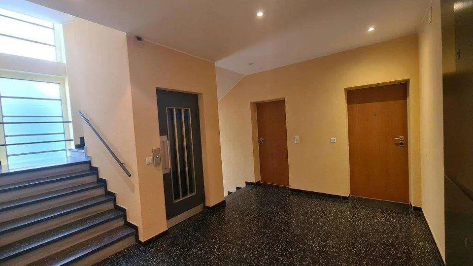 CHIASSO CENTRO: APPARTAMENTI RINNOVATI DA 2.5 A 4.5 LOC.