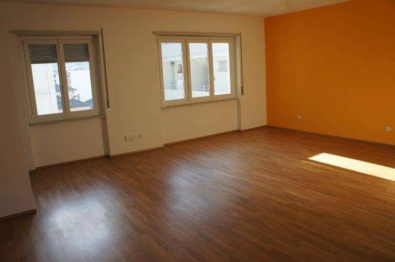 CHIASSO CENTRO: APPARTAMENTI RINNOVATI DA 2.5 A 4.5 LOC. – foto 8 di 10