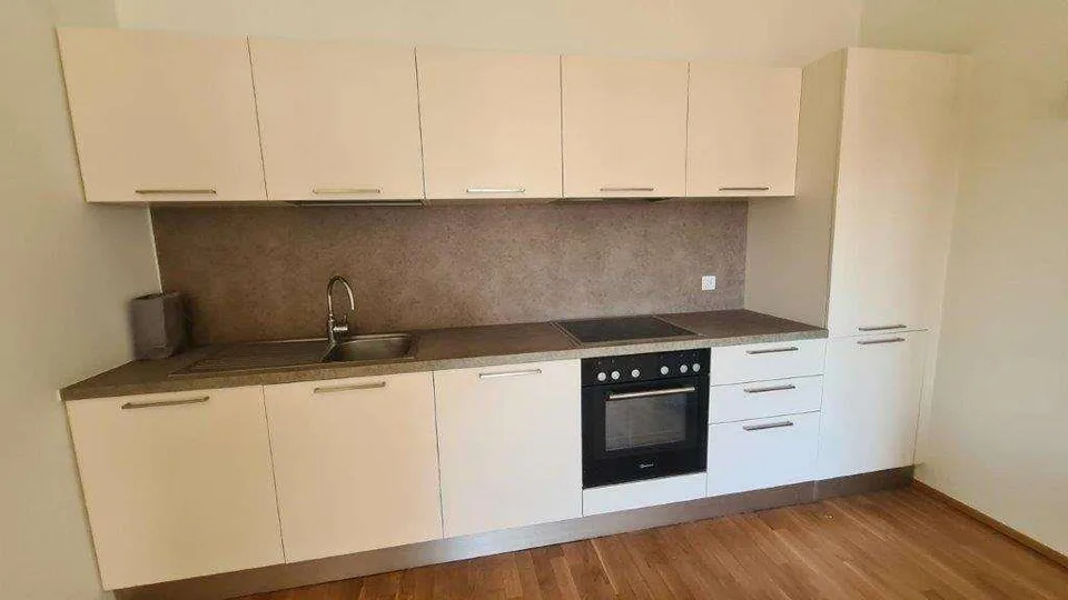 CHIASSO CENTRO: APPARTAMENTI RINNOVATI DA 2.5 A 4.5 LOC.