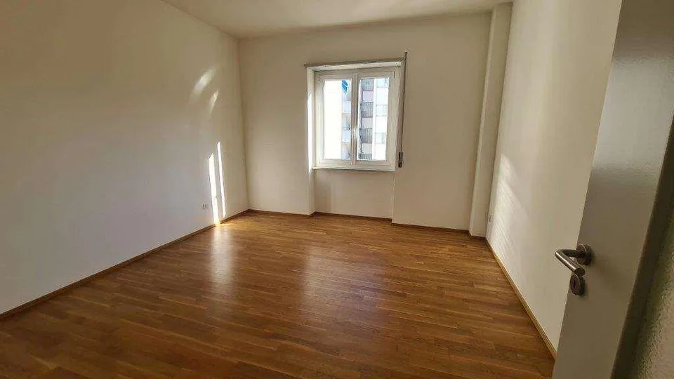 CHIASSO CENTRO: APPARTAMENTI RINNOVATI DA 2.5 A 4.5 LOC. – foto 6 di 10