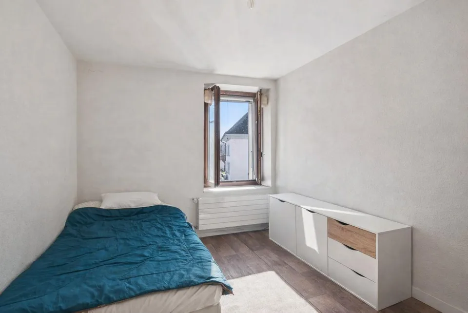 Haus mit drei Wohnungen in einer ruhigen Umgebung in Marnand – Foto 6 von 10