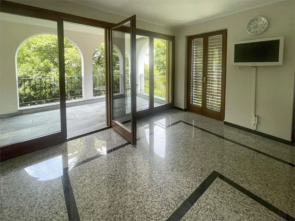Appartement mit Terrasse in einer charmanten Villa