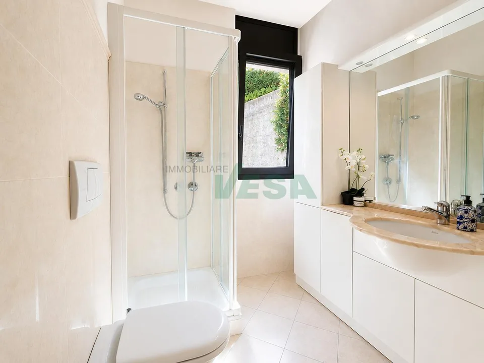 Bel appartamento 6,5 locali con giardino in tranquilla zona collinare – foto 12 di 16