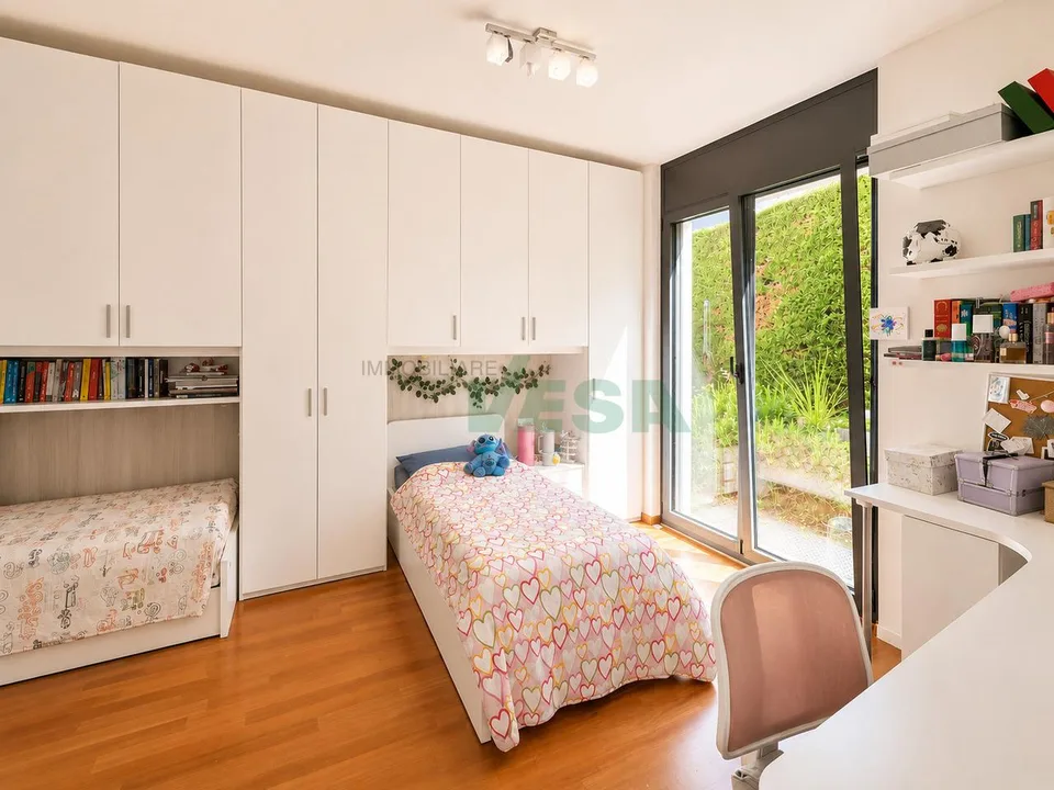 Bel appartamento 6,5 locali con giardino in tranquilla zona collinare – foto 9 di 16