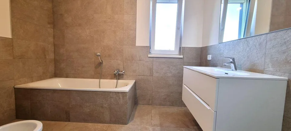 Modern und strategisch gelegene 4.5-Zimmer-Wohnung in Sant'Antonino – Perfekt für alle, die Komfort und Lebensqualität suchen – Foto 7 von 13
