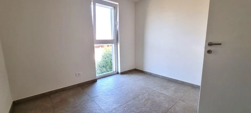 Modern und strategisch gelegene 4.5-Zimmer-Wohnung in Sant'Antonino – Perfekt für alle, die Komfort und Lebensqualität suchen – Foto 10 von 13