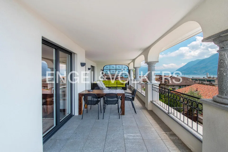 Brissago: Elegante appartamento con terrazza & vista lago in posizione centrale in vendita