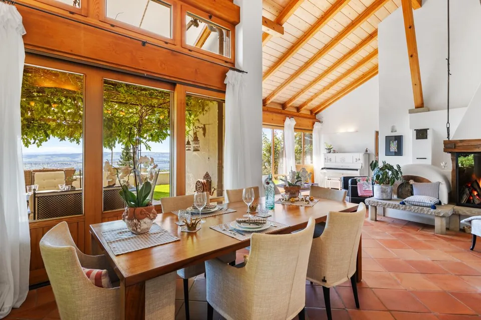 Einfamilienhaus in Aeugst am Albis: wohnen mit Aussicht und viel Raum