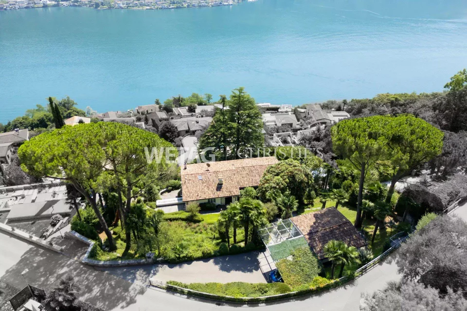 Mediterranes Flair am Luganersee: Elegante Villa mit Pool & Seeblic...