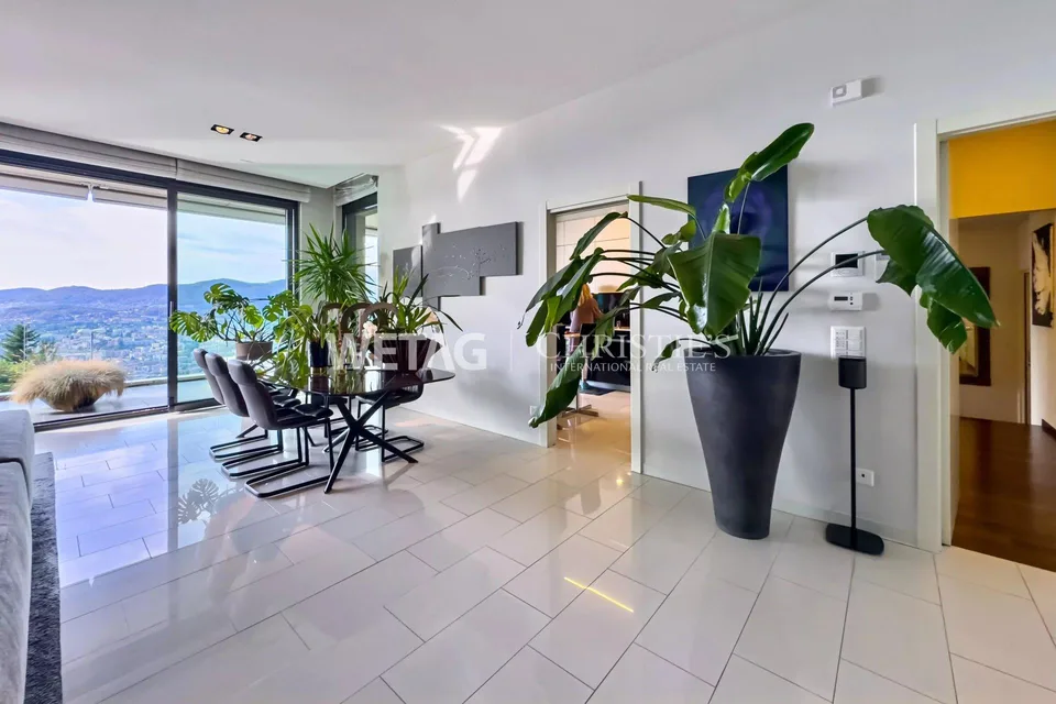 Lugano-Aldesago: modernes Penthouse mit herrlichem Seeblick, Dachte...