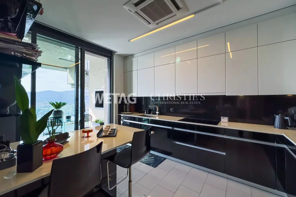 Lugano-Aldesago: modernes Penthouse mit herrlichem Seeblick, Dachte...
