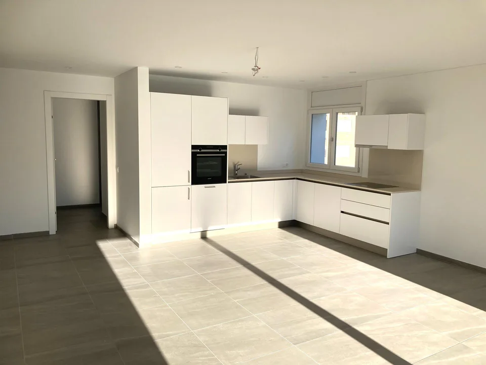 Appartamento 3.5 locali a Caslano, Canton TI - Moderno, raffinato e centrale