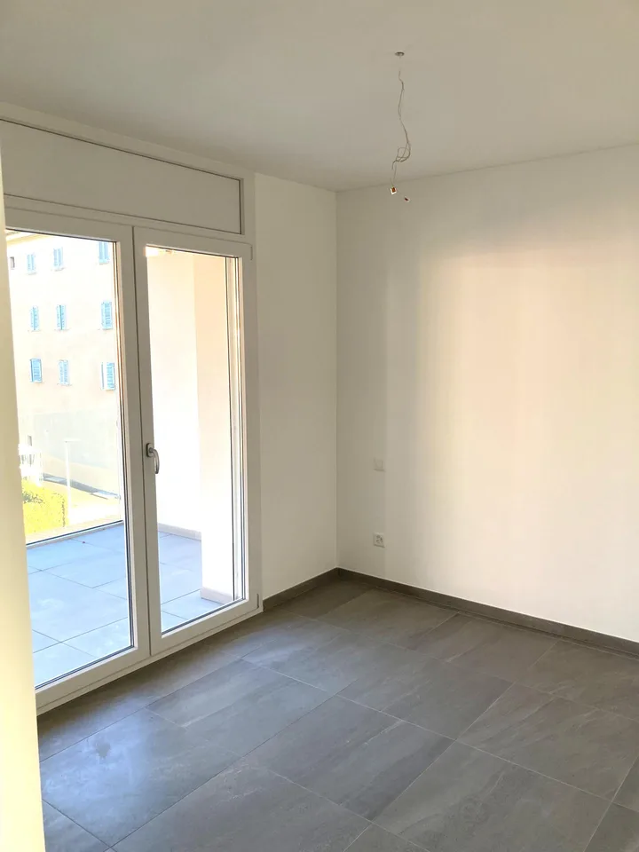 Appartamento 3.5 locali a Caslano, Canton TI - Moderno, raffinato e centrale