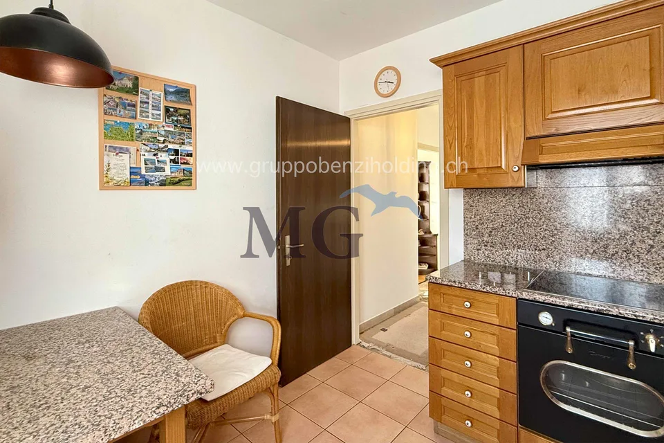 Wohnung mit 3,5 Zimmern im letzten Stock in Wohngegend – Foto 6 von 20