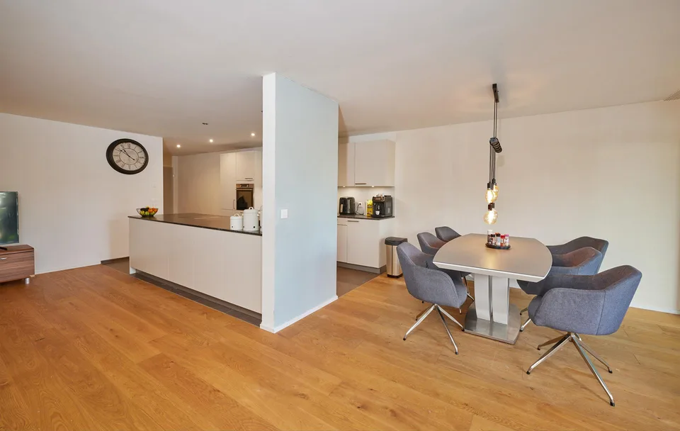 Grosszügige 4½-Zimmer Erdgeschosswohnung