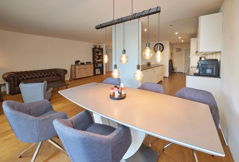Grosszügige 4½-Zimmer Erdgeschosswohnung